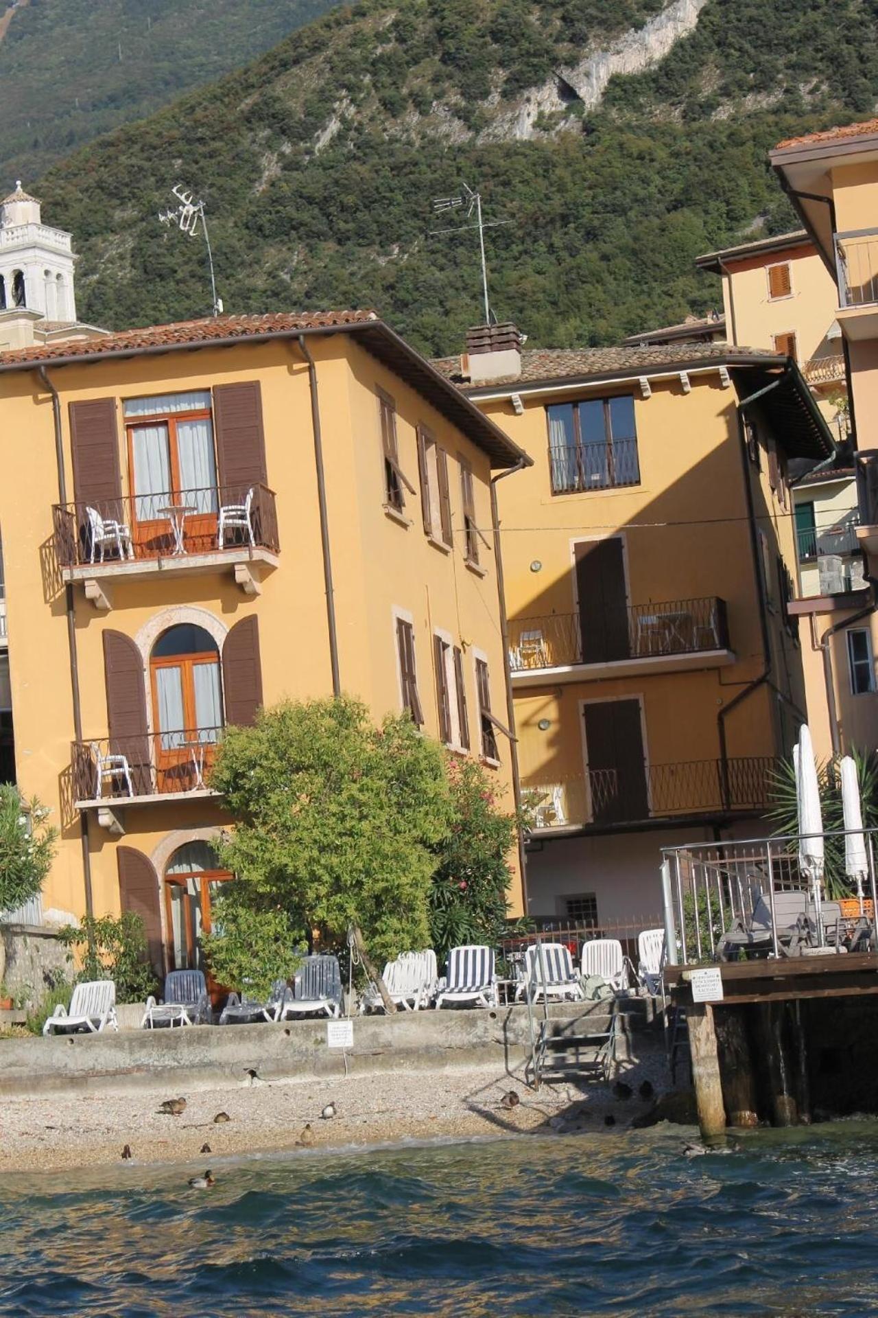 Wohnung In Malcesine Mit Privatstrand Exterior foto